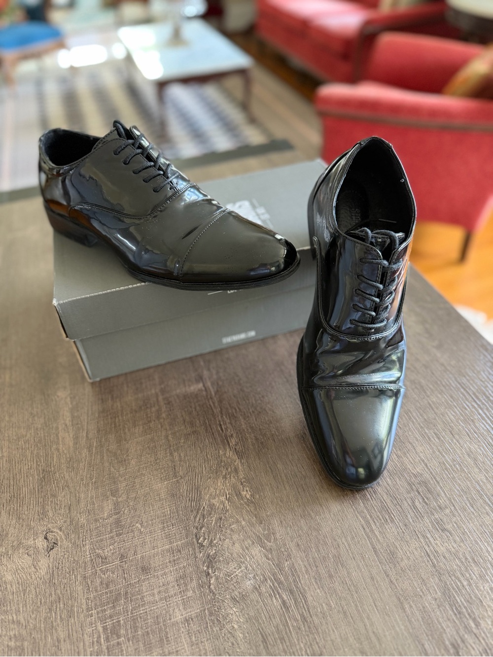 Men's Black Patent Lace-Up Dress Shoes, size 10M